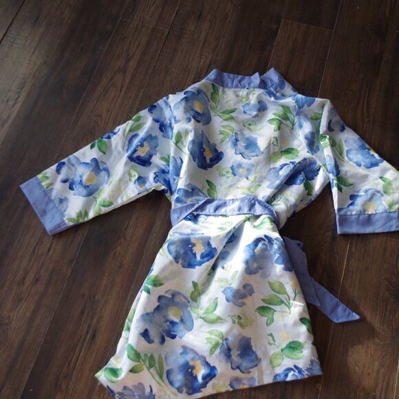 Hello Gorgeous Satin Robe - Picture 4 of 4